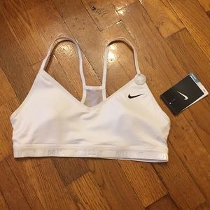 NEW NIKE WHITE JUST DO IT SPORTS BRA MEDIUM